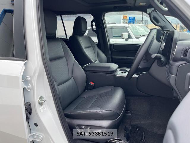Toyota Land Cruiser 250 2025-04 8282517-7