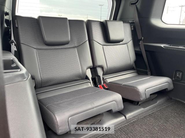 Toyota Land Cruiser 250 2025-04 8282517-9