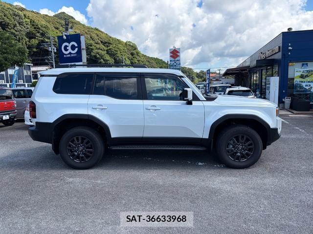Toyota Land Cruiser 250 2024-10 8283341-3
