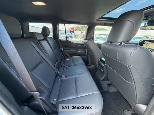 Toyota Land Cruiser 250 2024-10 8283341-6