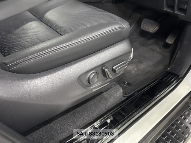 Toyota Land Cruiser 250 2024-09 8284772-12
