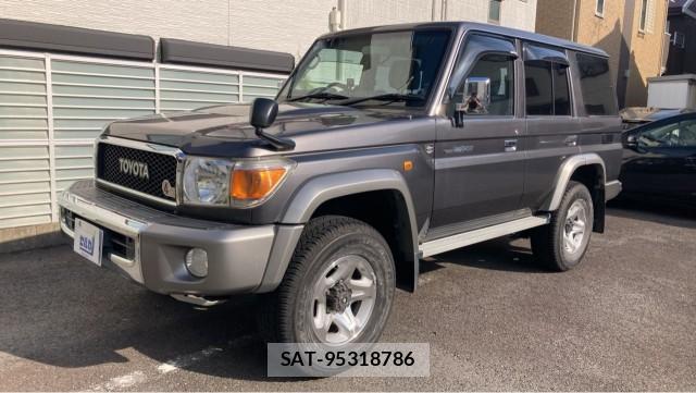 Toyota Land Cruiser 70 2015-03 8281146-0