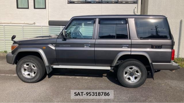 Toyota Land Cruiser 70 2015-03 8281146-10
