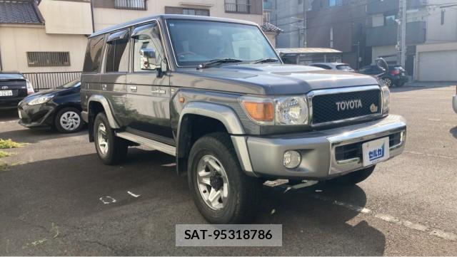 Toyota Land Cruiser 70 2015-03 8281146-11