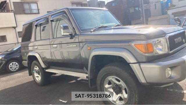 Toyota Land Cruiser 70 2015-03 8281146-3