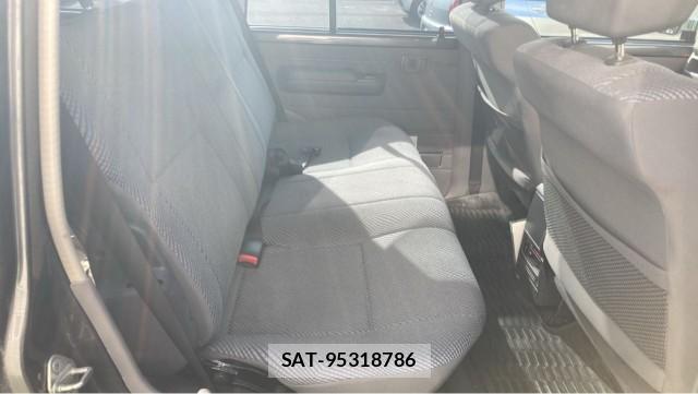 Toyota Land Cruiser 70 2015-03 8281146-6