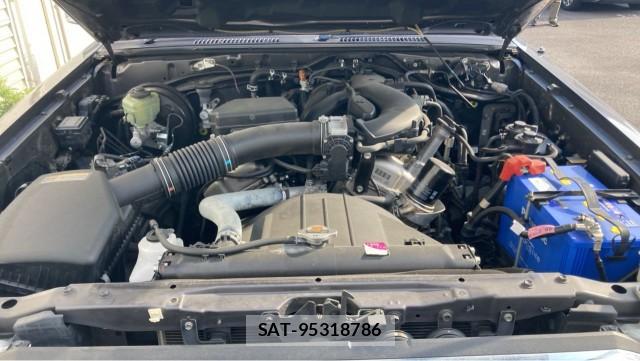 Toyota Land Cruiser 70 2015-03 8281146-7