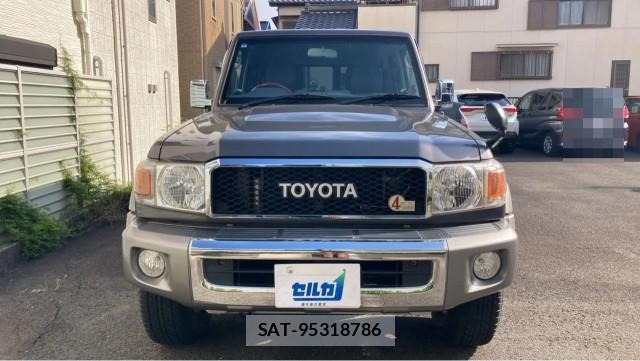 Toyota Land Cruiser 70 2015-03 8281146-9