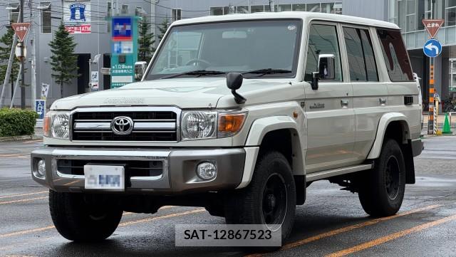 Toyota Land Cruiser 70 2015-06 8281857-0