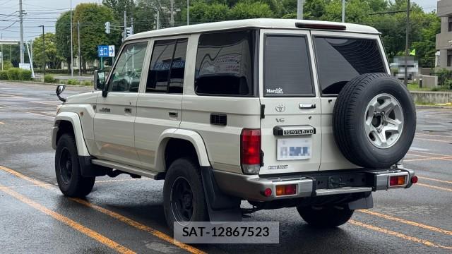 Toyota Land Cruiser 70 2015-06 8281857-13