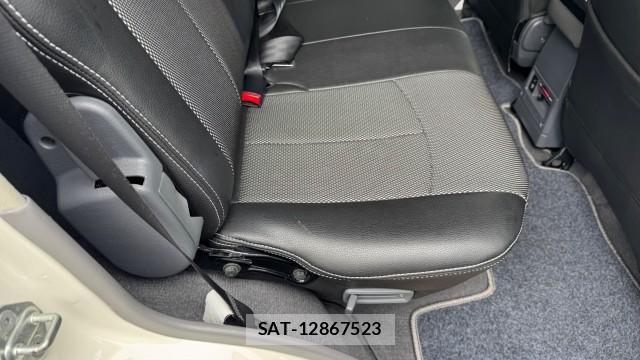 Toyota Land Cruiser 70 2015-06 8281857-6