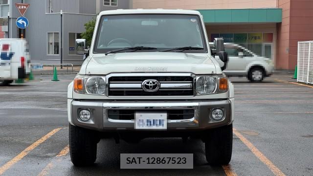 Toyota Land Cruiser 70 2015-06 8281857-9