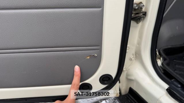 Toyota Land Cruiser 70 2015-02 8281860-11