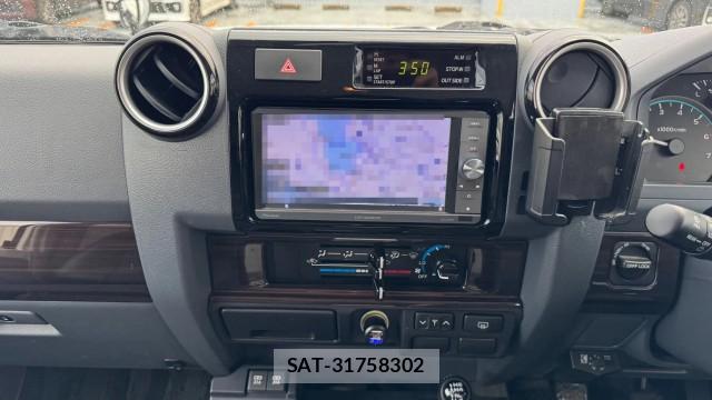 Toyota Land Cruiser 70 2015-02 8281860-3