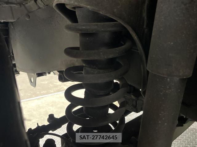 Toyota Land Cruiser 70 2015-03 8282513-19