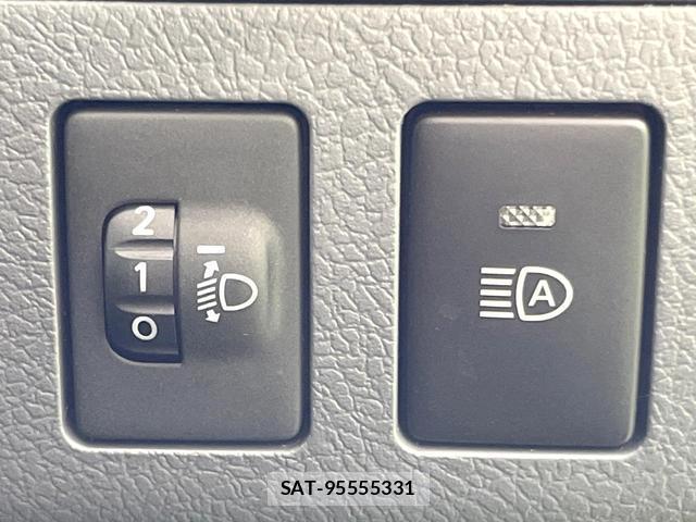 Toyota Land Cruiser 70 2025-06 8282631-3