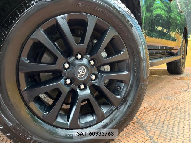 Toyota LAND CRUISER PRADO 2023-12 8277752-12