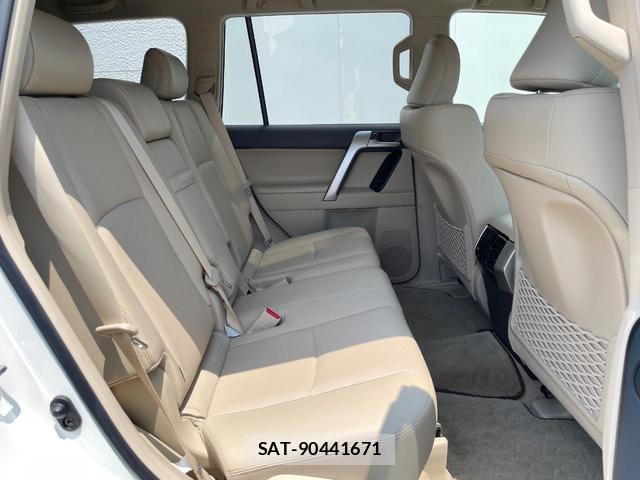 Toyota LAND CRUISER PRADO 2023-01 8279149-12