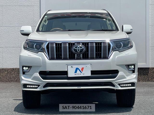 Toyota LAND CRUISER PRADO 2023-01 8279149-16