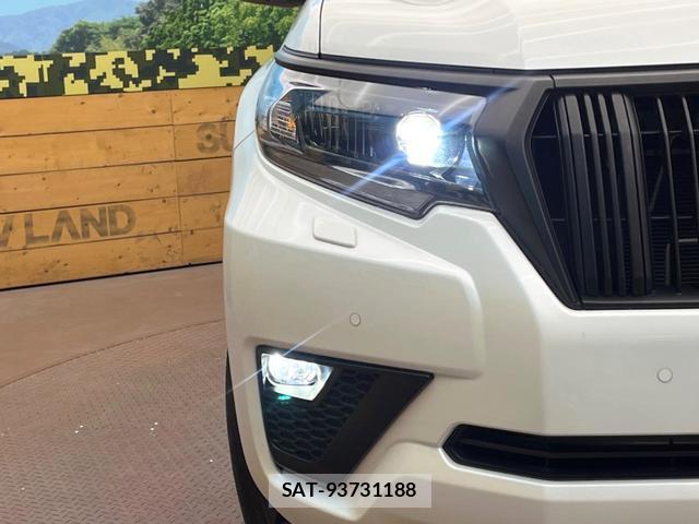 Toyota LAND CRUISER PRADO 2023-09 8279784-11