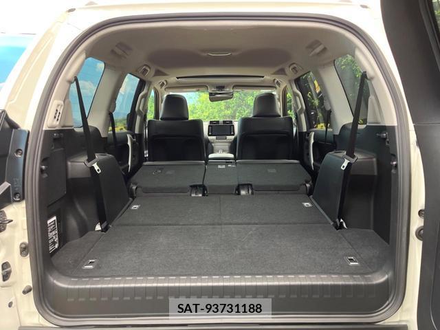 Toyota LAND CRUISER PRADO 2023-09 8279784-9