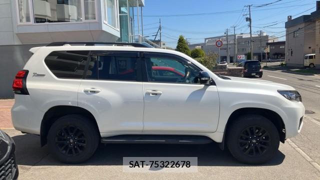 Toyota LAND CRUISER PRADO 2022-04 8280508-3