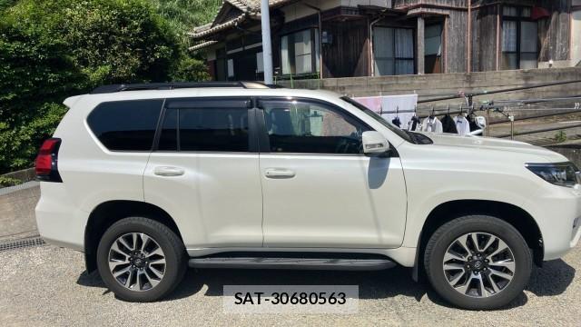 Toyota LAND CRUISER PRADO 2022-07 8280774-3