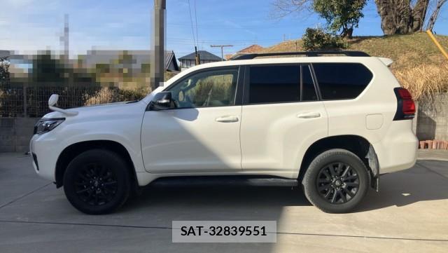 Toyota LAND CRUISER PRADO 2022-11 8280875-10