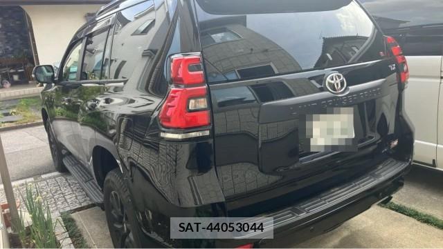 Toyota LAND CRUISER PRADO 2023-11 8280882-13
