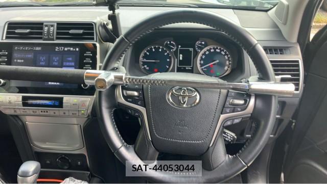 Toyota LAND CRUISER PRADO 2023-11 8280882-16
