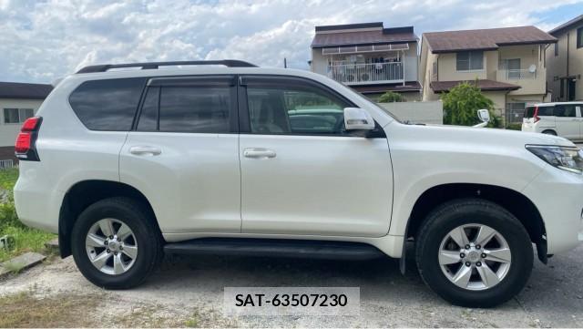 Toyota LAND CRUISER PRADO 2020-06 8280886-3