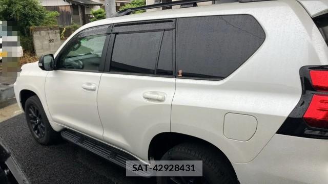 Toyota LAND CRUISER PRADO 2023-09 8281067-10