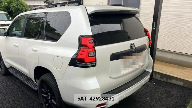 Toyota LAND CRUISER PRADO 2023-09 8281067-13