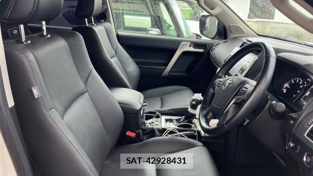 Toyota LAND CRUISER PRADO 2023-09 8281067-5