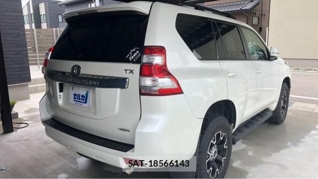 Toyota LAND CRUISER PRADO 2015-06 8281083-12