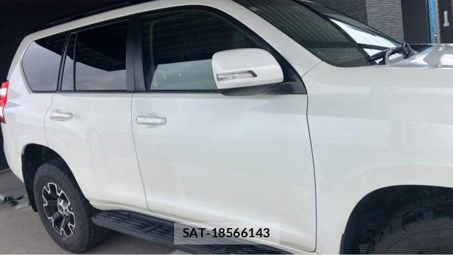 Toyota LAND CRUISER PRADO 2015-06 8281083-3
