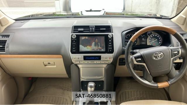 Toyota LAND CRUISER PRADO 2018-10 8281084-2