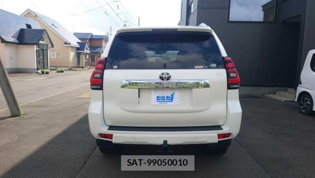 Toyota LAND CRUISER PRADO 2019-03 8281123-1