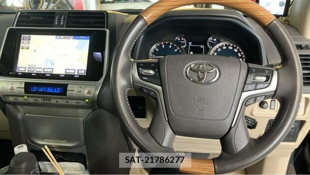 Toyota LAND CRUISER PRADO 2018-03 8281133-16