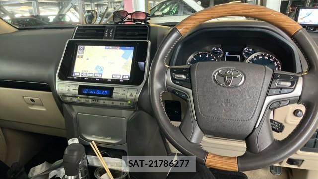 Toyota LAND CRUISER PRADO 2018-03 8281133-2