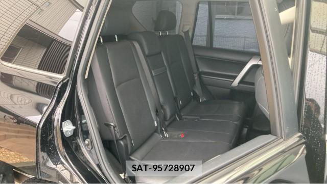 Toyota LAND CRUISER PRADO 2017-09 8281462-6