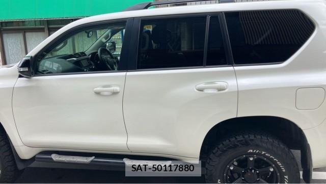 Toyota LAND CRUISER PRADO 2017-04 8281646-10