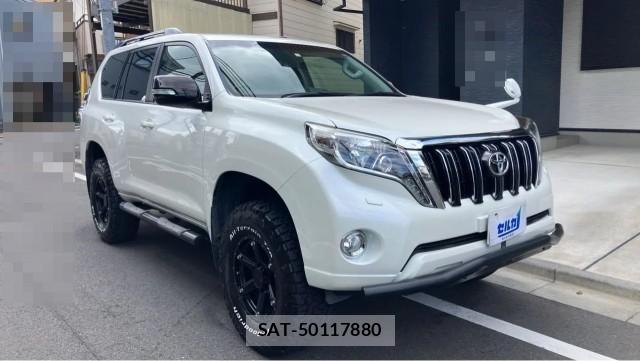 Toyota LAND CRUISER PRADO 2017-04 8281646-11