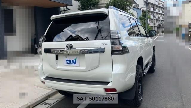 Toyota LAND CRUISER PRADO 2017-04 8281646-12