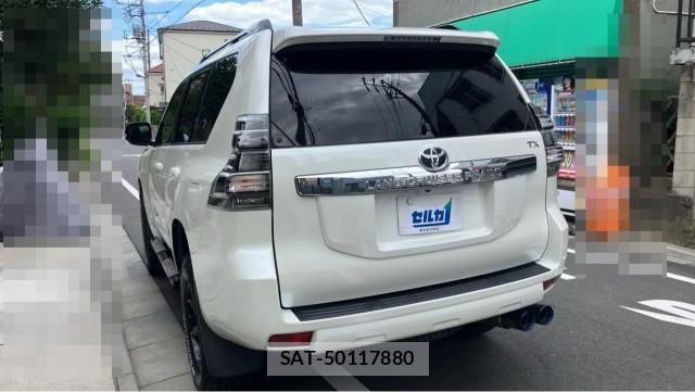 Toyota LAND CRUISER PRADO 2017-04 8281646-13