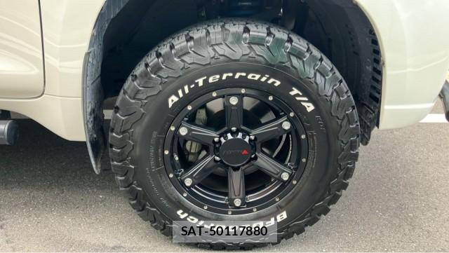 Toyota LAND CRUISER PRADO 2017-04 8281646-8