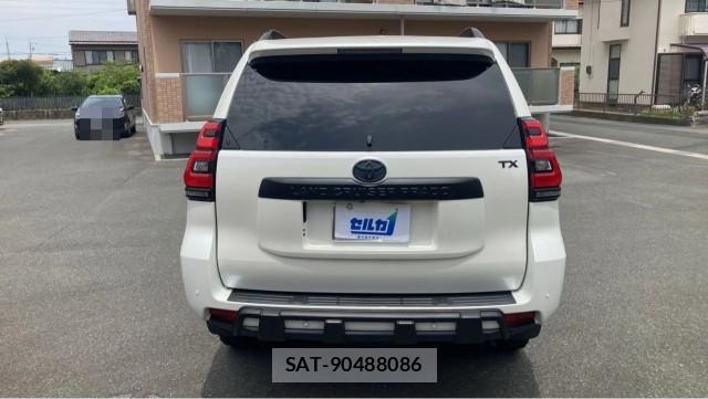 Toyota LAND CRUISER PRADO 2023-06 8281740-1