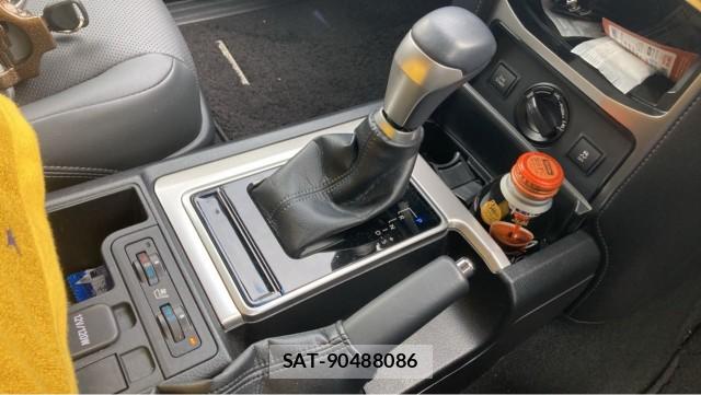 Toyota LAND CRUISER PRADO 2023-06 8281740-14