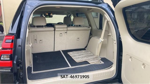 Toyota LAND CRUISER PRADO 2023-08 8281819-17