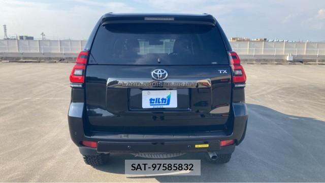 Toyota LAND CRUISER PRADO 2022-05 8281889-1